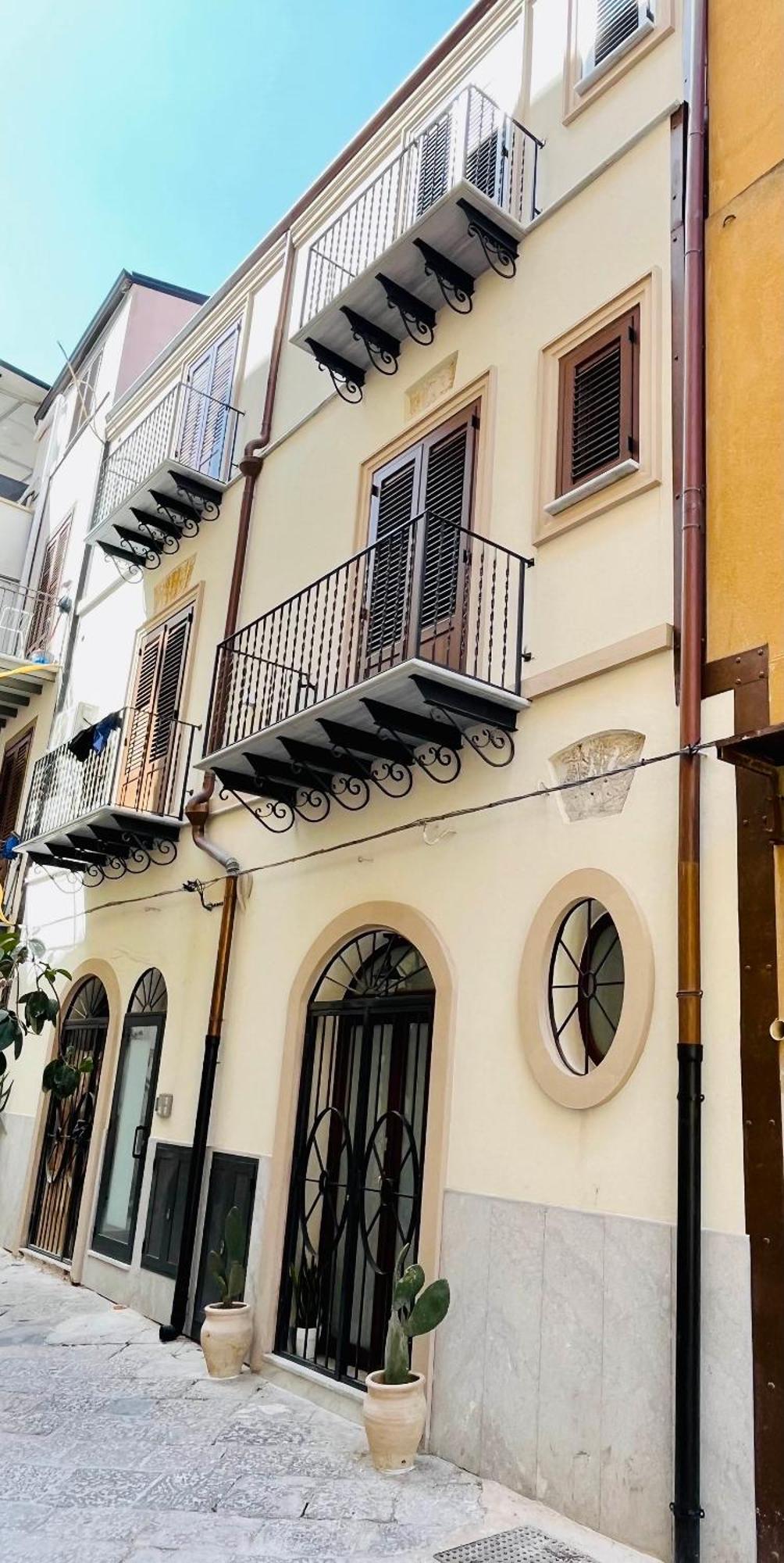 Sikelia Apartment Centro Palermo Eksteriør billede